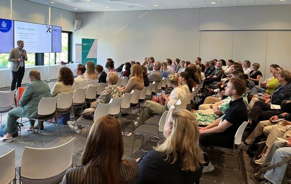 Zaal met deelnemers congres Horizontaal Toezicht
