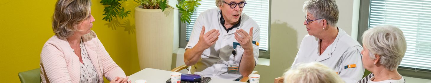Collega's delen kennis met elkaar