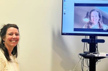 Hanneke van Heijst in gesprek met Lisa Aukema op scherm