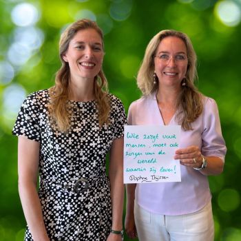  Anne-Luise en Daphne tonen hun duurzaamheidsboodschap